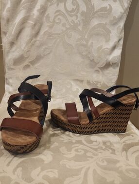 Maurices Brown and Black Strappy Wedge Sandals